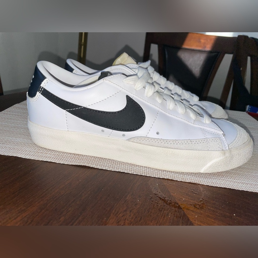 Nike Blazer Low Women’s Size 8 White Black Leather Sneakers Classic Casual Shoes